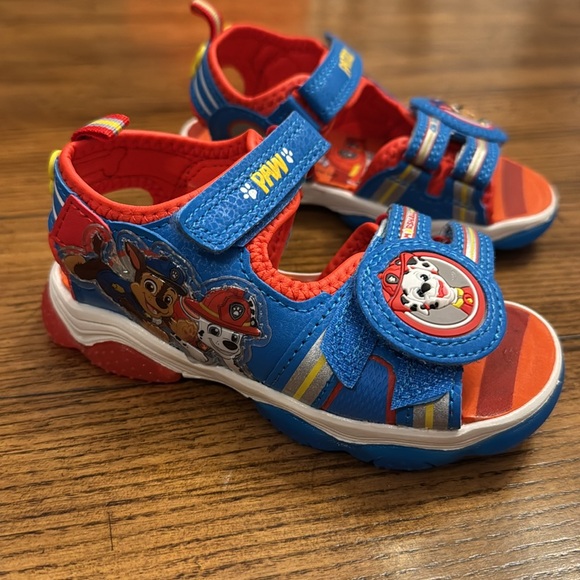 NWOT Paw Patrol Light Up Sandals - Picture 4 of 5